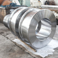 Metallschmiede Ring rollt zu Metall